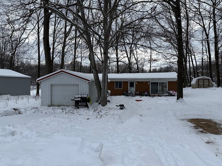 323 Eastland Dr Leroy, MI 49655, Osceola County