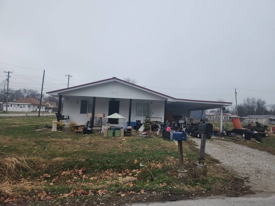 203 E Myrtle Street Aurora, MO 65605, Lawrence County