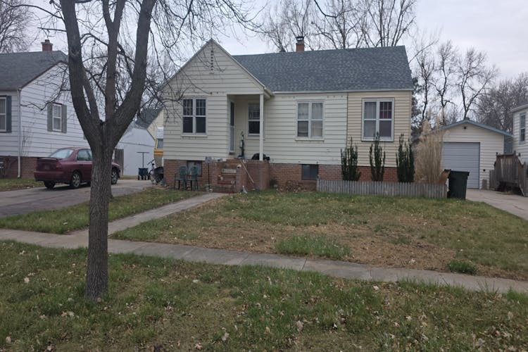 914 E C St North Platte, NE 69101, Lincoln County