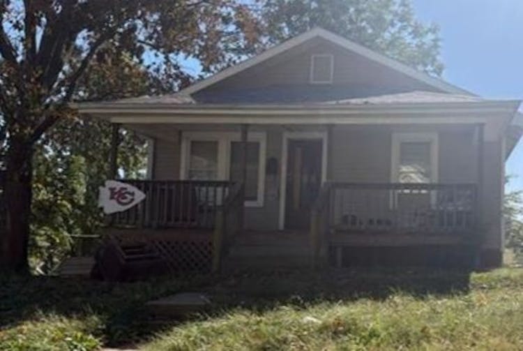 2810 Oak St Saint Joseph, MO 64503, Buchanan County