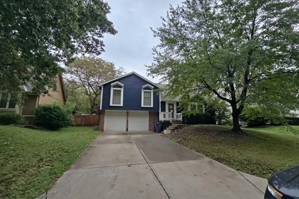 14705 S Navaho Dr Olathe, KS 66062, Johnson County