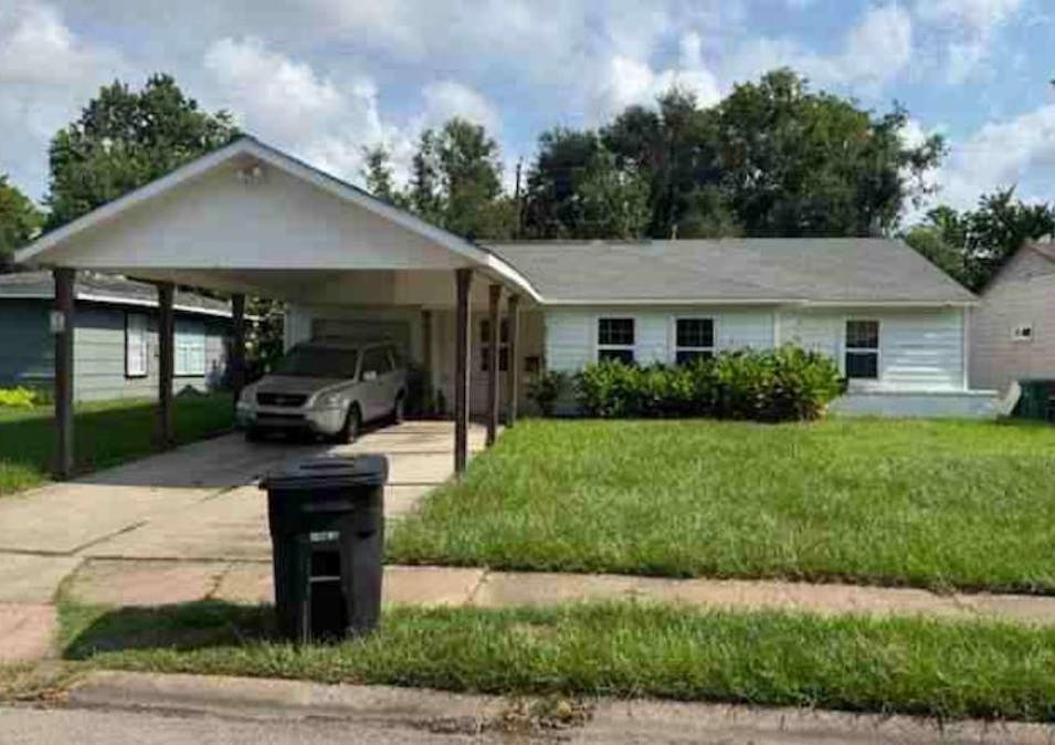 5719 Belcrest St Houston, TX 77033, Harris County