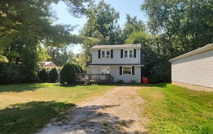 9511 W 142nd Ave Cedar Lake, IN 46303-9049, Lake County