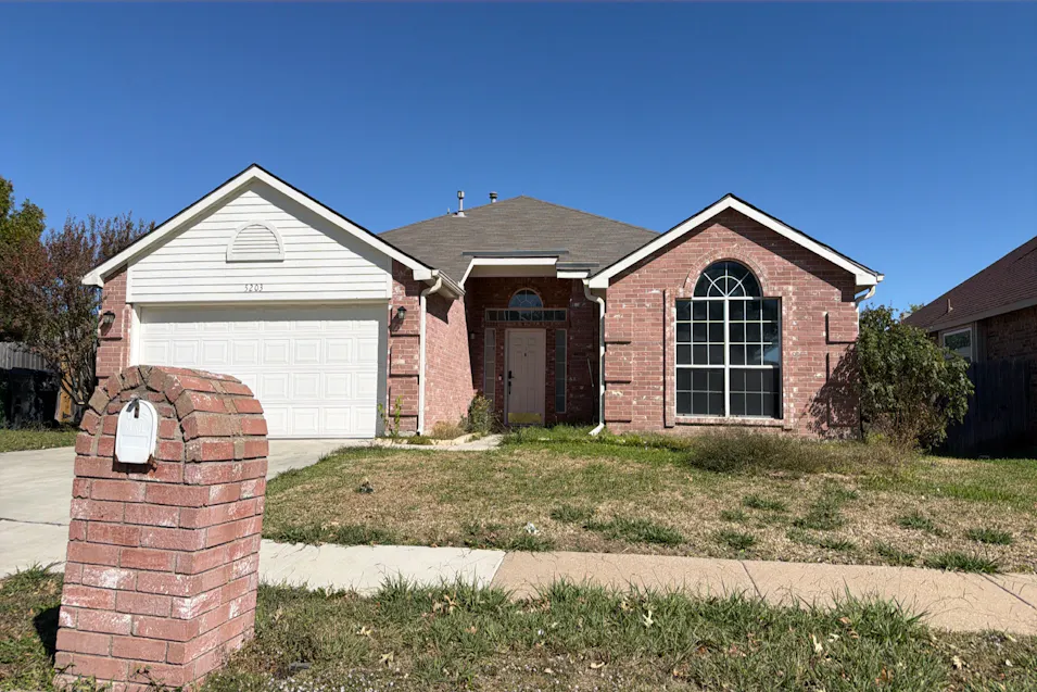 5203 Alta Vista Ln Arlington, TX 76017, Tarrant County