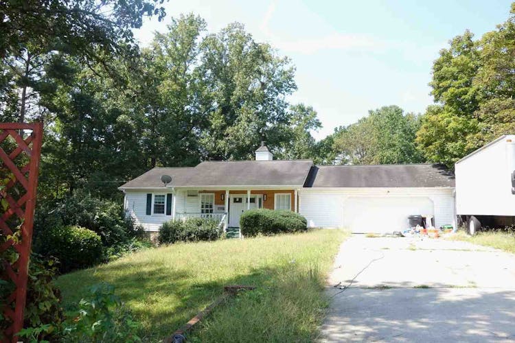 60 Lakeside Dr Covington, GA 30016, Newton County