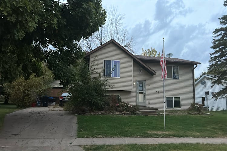 210 Mapel Dr Lone Tree, IA 52755, Johnson County