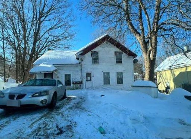 28 Carpenter St Warren, MA 01083, Worcester County