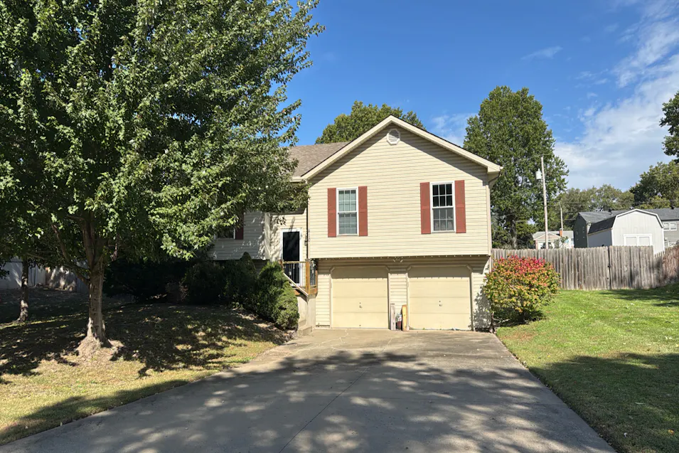 410 NE 87th Ter Kansas City, MO 64155, Clay County