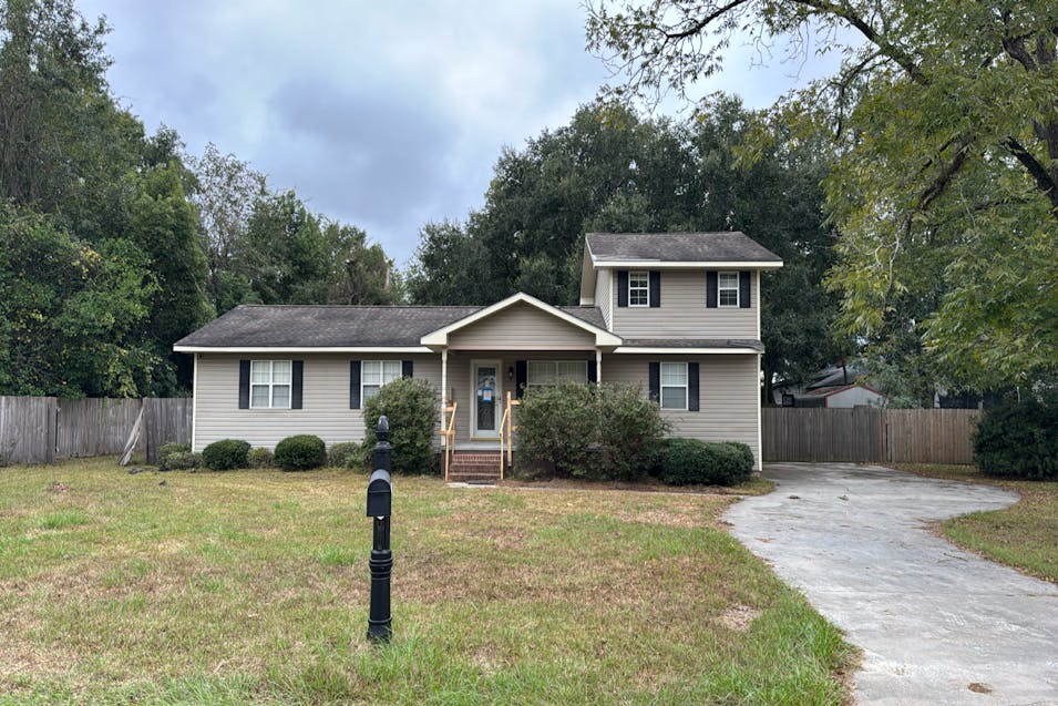 213 N Cleveland Ave Adel, GA 31620, Cook County