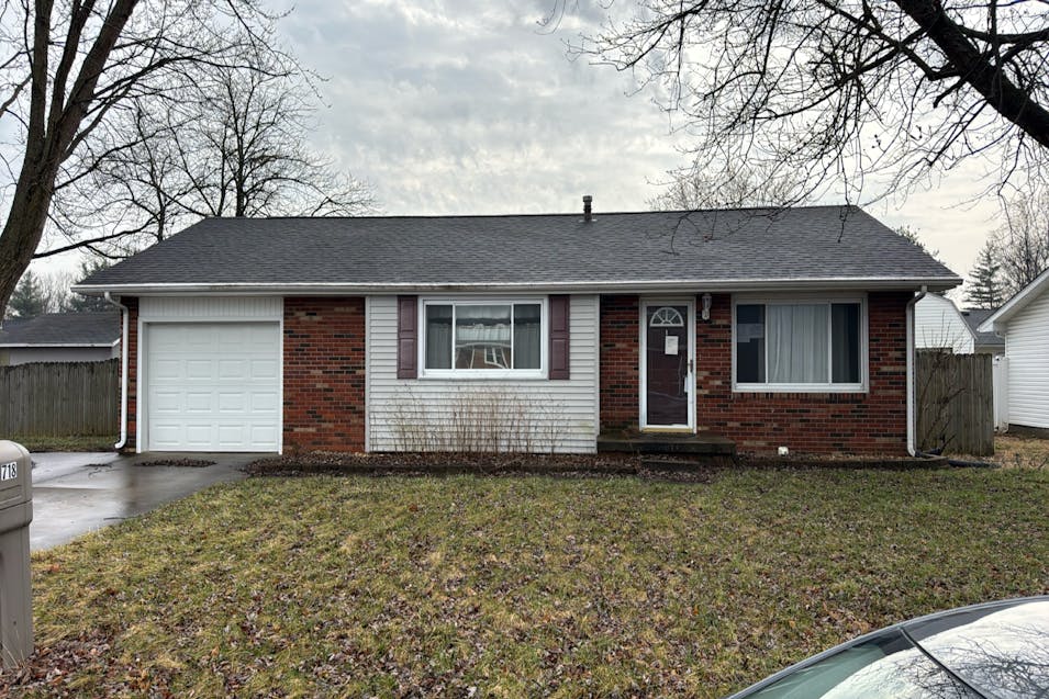 718 Polley Dr Seymour, IN 47274-2571, Jackson County