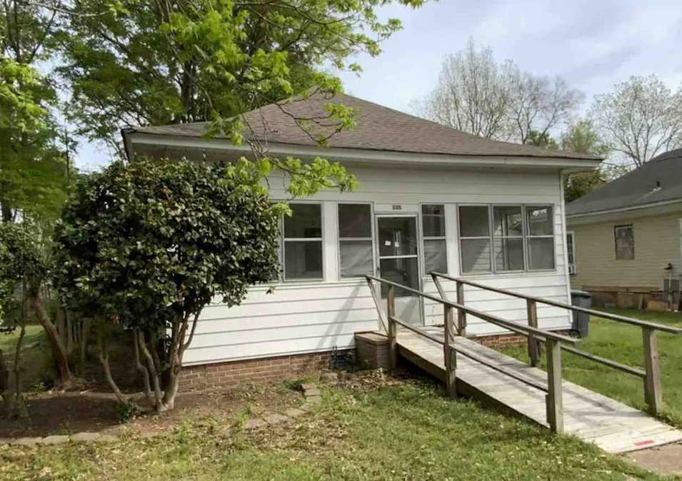 335 5th St NE Fayette, AL 35555, Fayette County