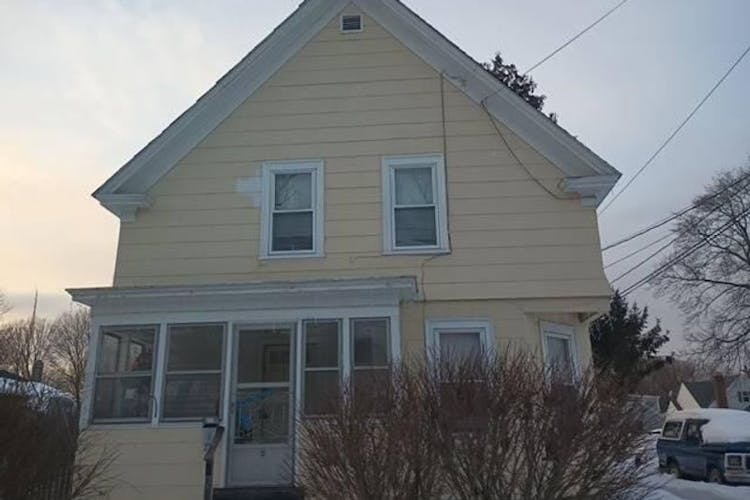 11 Farrington St Rochester, NH 03867, Strafford County