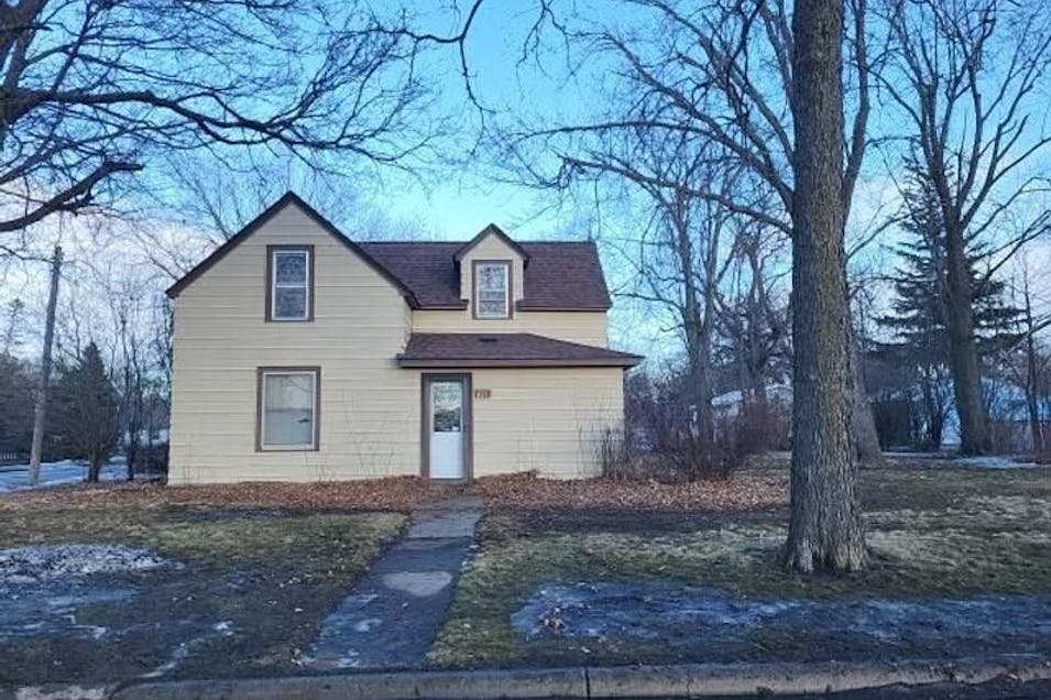 611 S 10th St Bird Island, MN 55310, Renville County