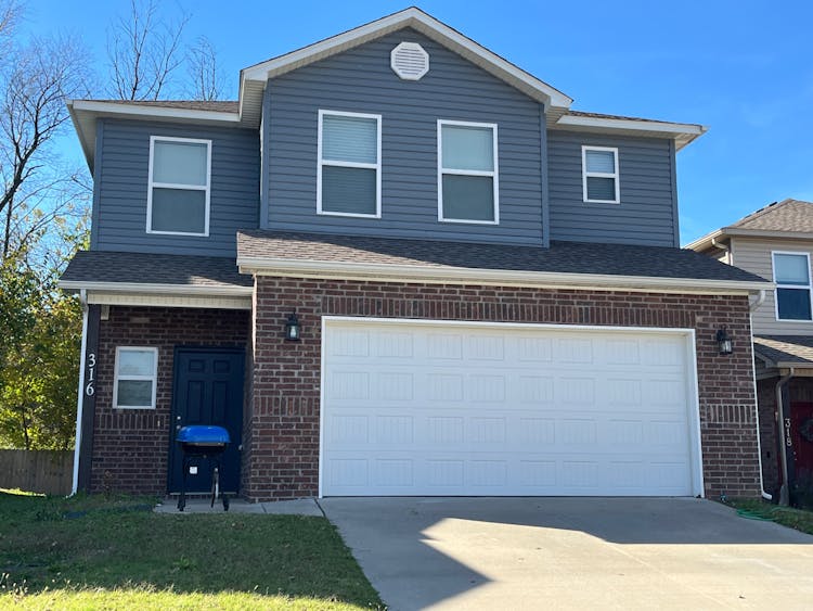 316 Mayflower St Lowell, AR 72745, Benton County