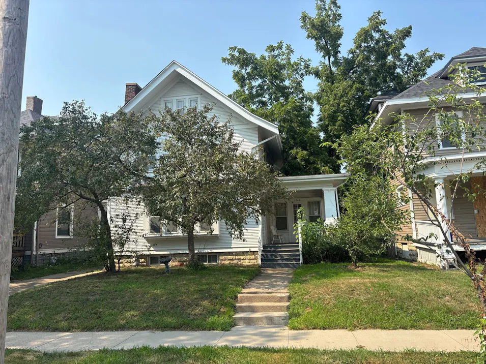 1542 4th Ave SE Cedar Rapids, IA 52403, Linn County