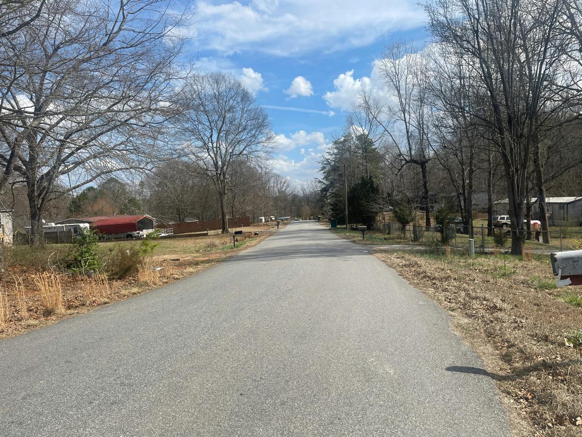 Tumble Rock Dr, Cowpens, SC 29330