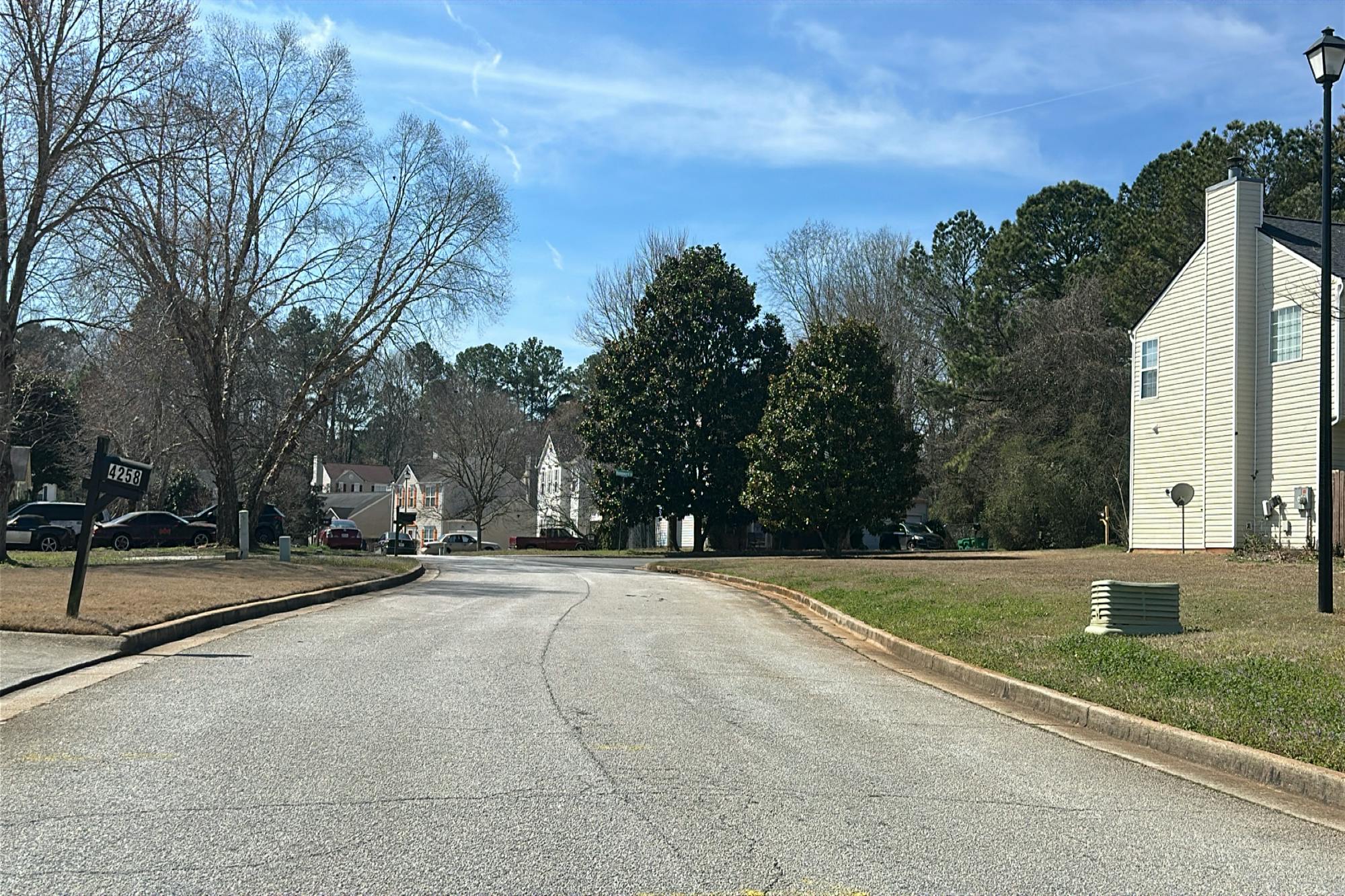 Linecrest Ln, Ellenwood, GA 30294