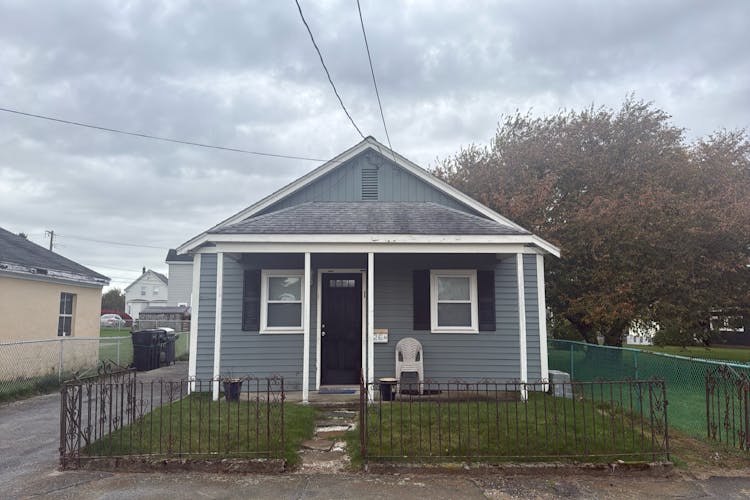 26 Perry Street Dartmouth, MA 02748, Bristol County