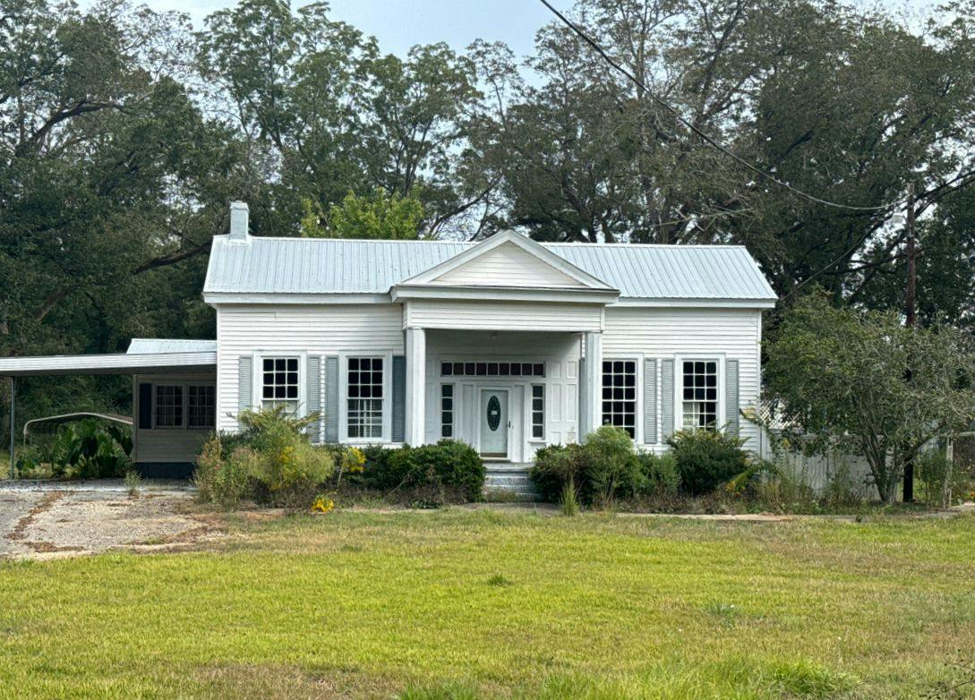 Highway 29 , Banks, AL 36005