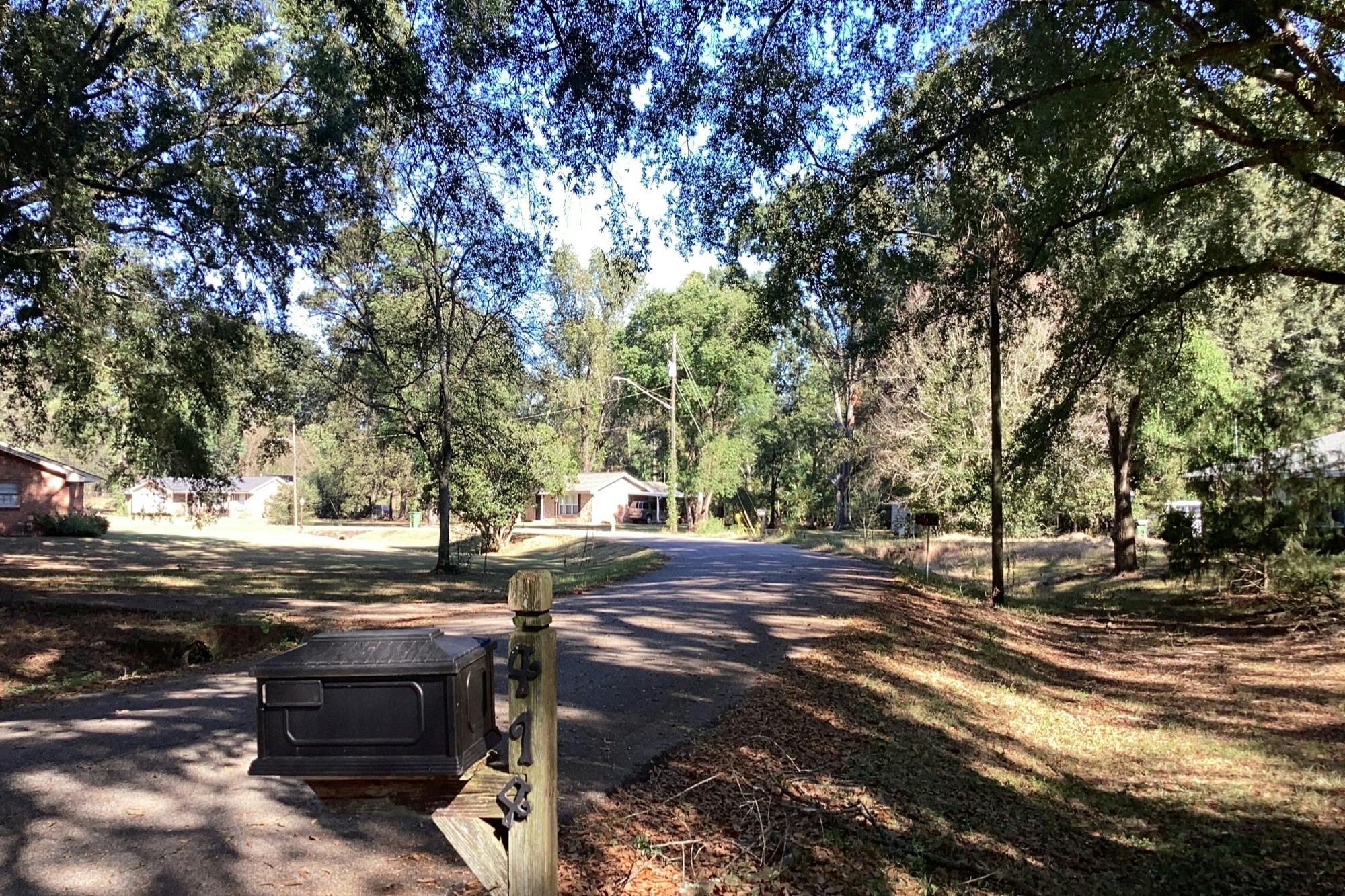 Daphne Ln, Montgomery, AL 36108