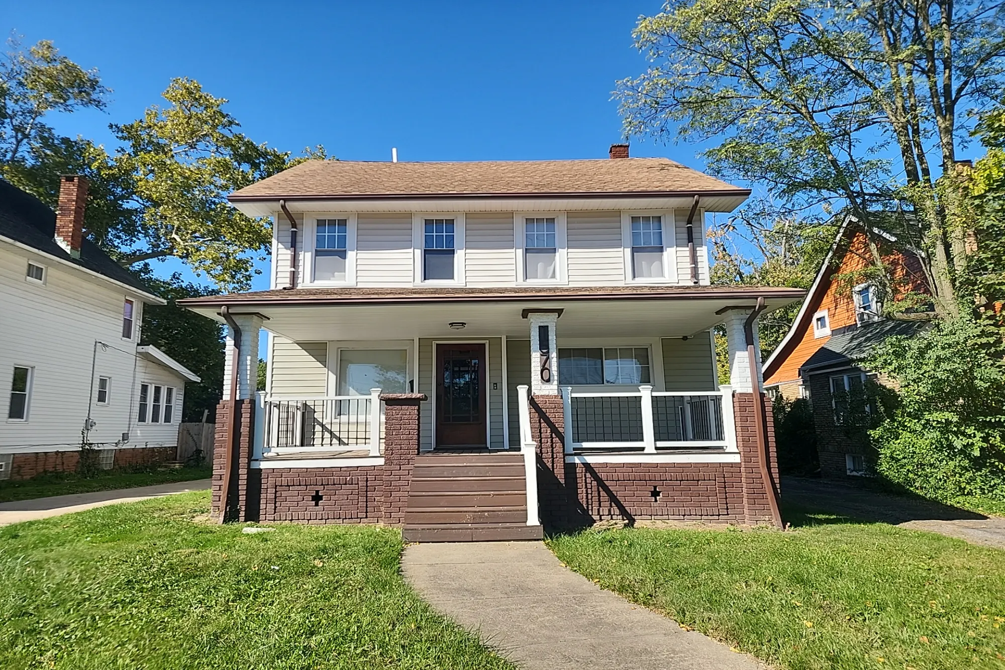 Taylor Rd, Cleveland Heights, OH 44118