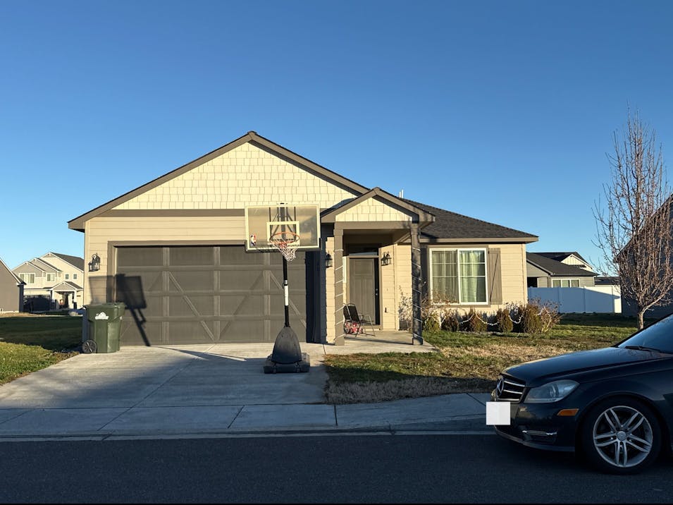 405 Emerald Ave Grandview, WA 98930, Yakima County