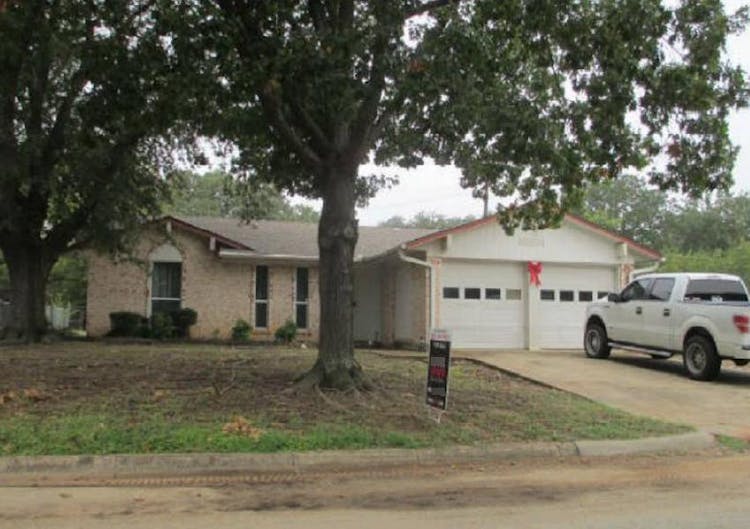 201 Bluebird Cir Denton, TX 76209, Denton County