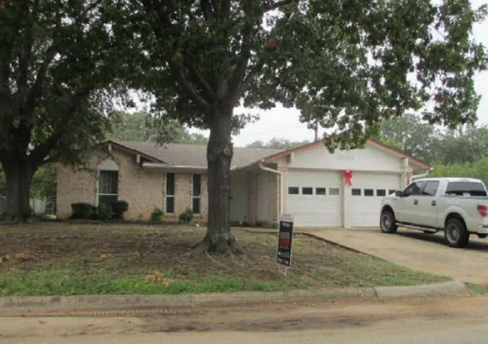 201 Bluebird Cir Denton, TX 76209, Denton County