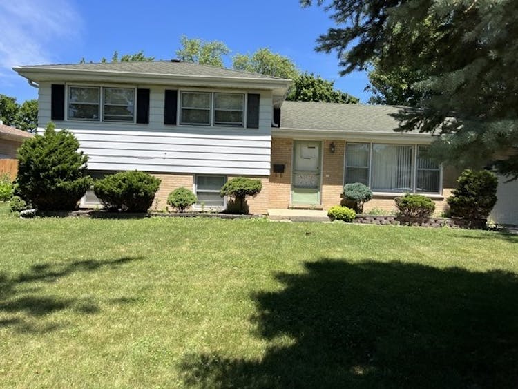 1602 W Willow Ln Mt Prospect, IL 60056, Cook County