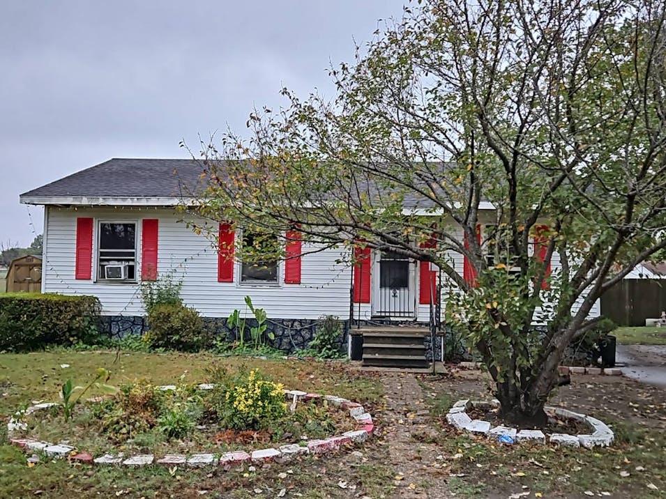 424 W Iron Banks Charleston, MO 63834, Mississippi County