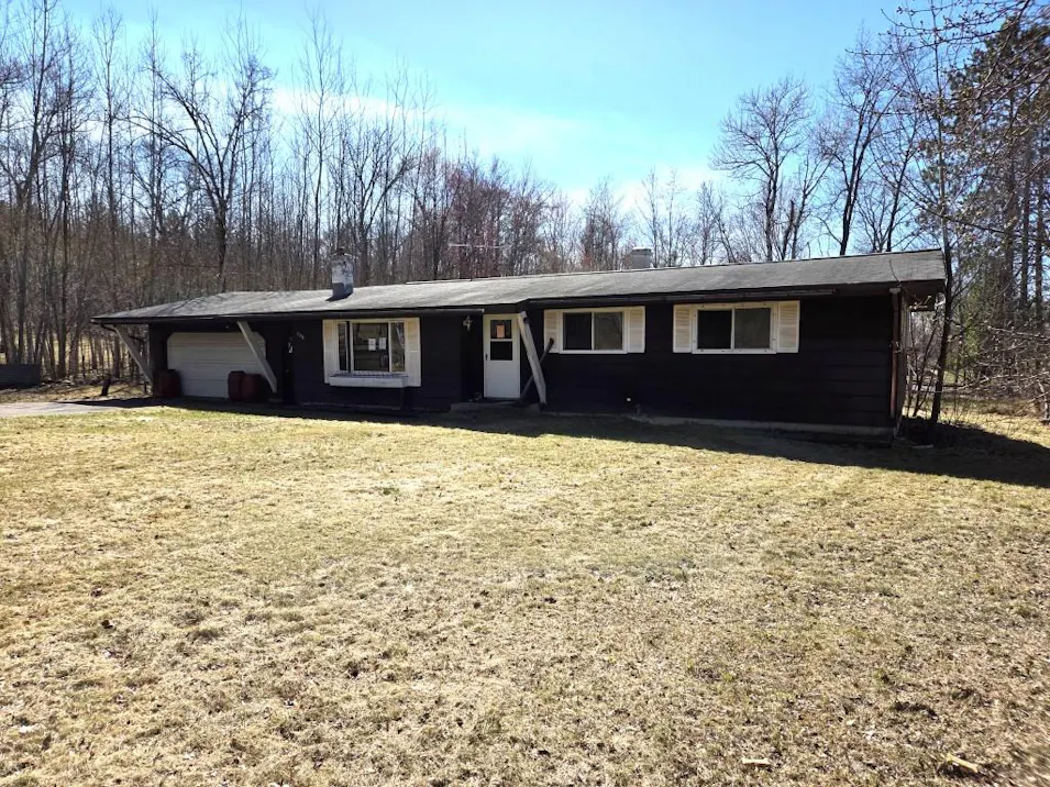 901 Walnut St Minong, WI 54859, Washburn County