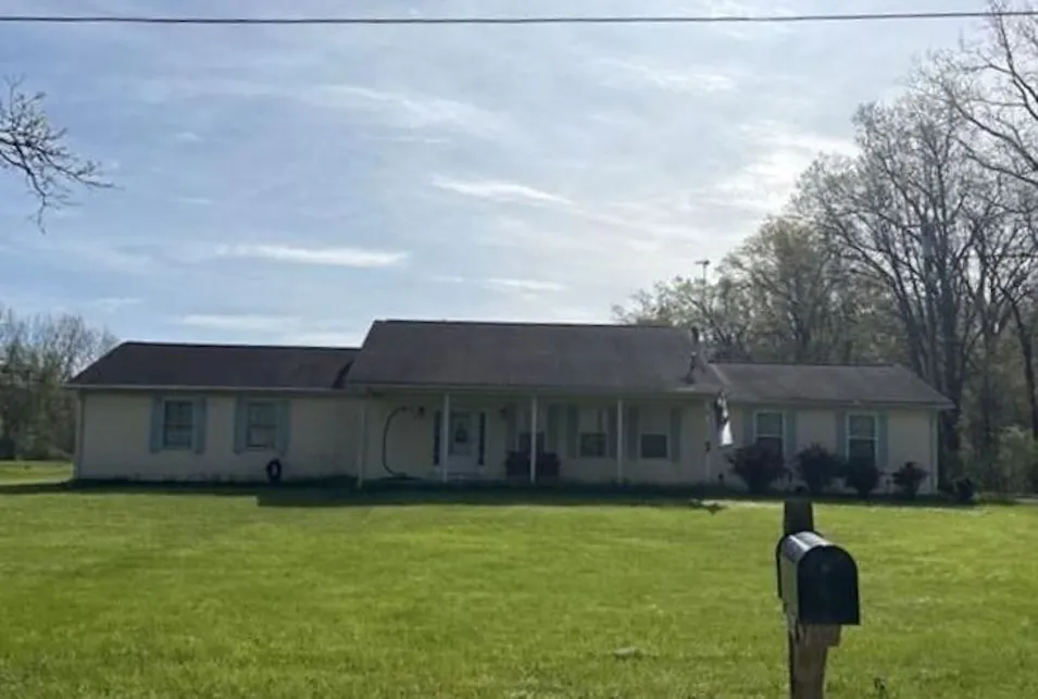 28975 Sherwood Rd Belleville, MI 48111, Wayne County