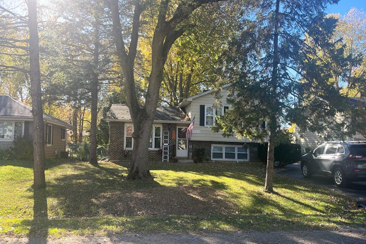 1909 Hazelwood Dr Lindenhurst, IL 60046, Lake County