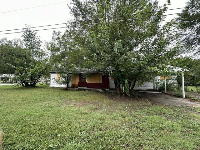 Spruce , Kellyville, OK 74039