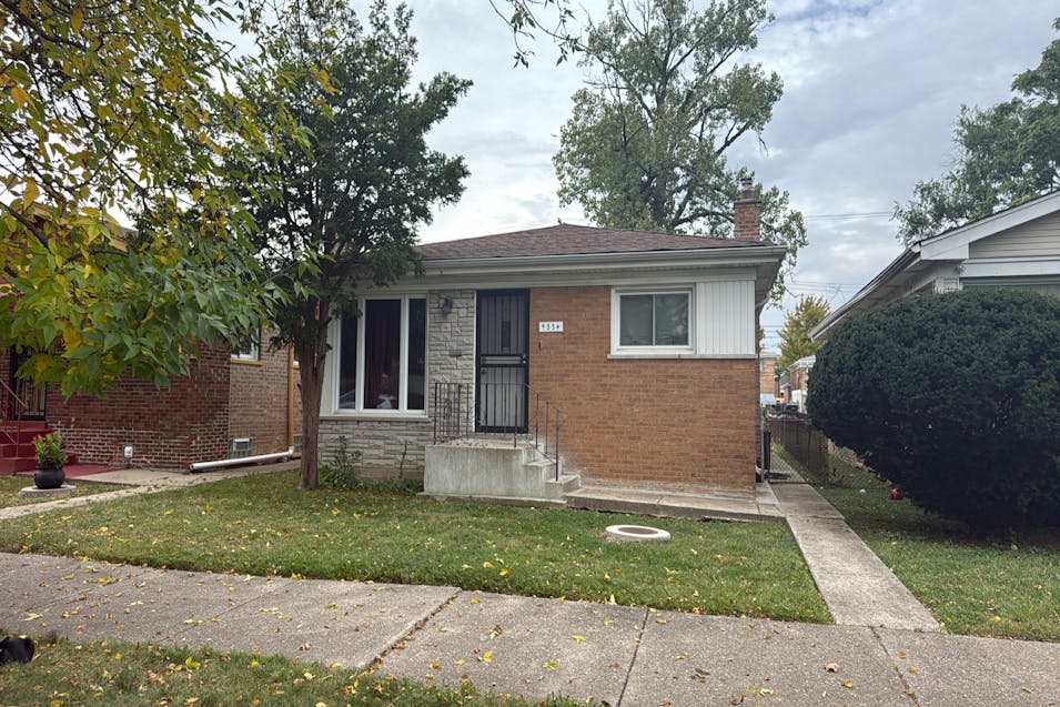 9334 S. Emerald Ave. Chicago, IL 60620, Cook County