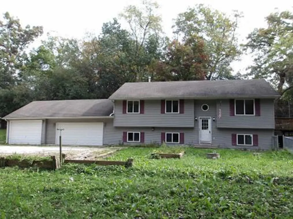 39939 97th St Genoa City, WI 53128, Walworth County