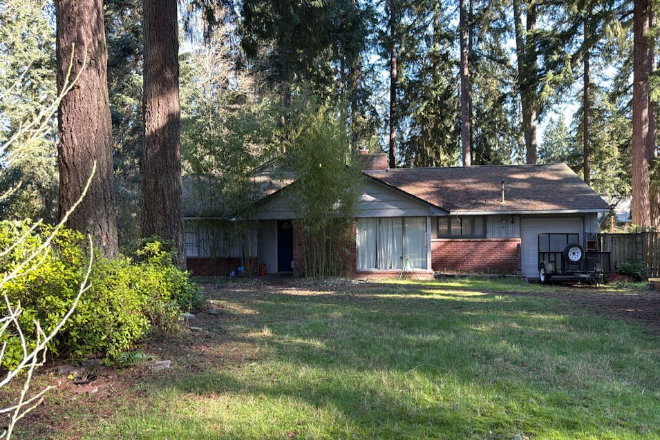 16030 33rd Ave NE Lake Forest Park, WA 98155, King County