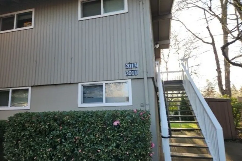 2011 W 14th Place Eugene, OR 97402, Lane County