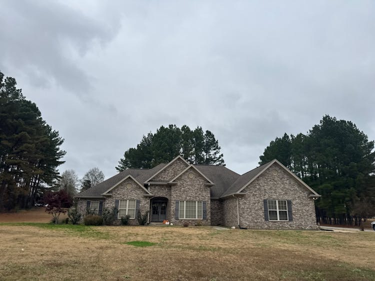 240 Whitney Dr Grenada, MS 38901, Grenada County