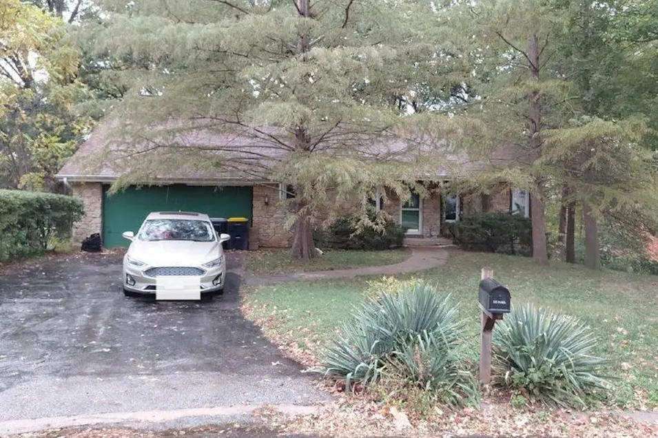 9716 N Harrison St Kansas City, MO 64155, Clay County
