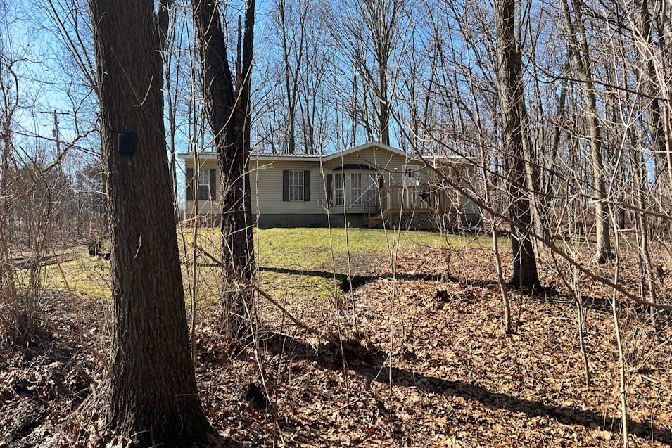 4501 Waldorf Rd Delton, MI 49046-9612, Barry County