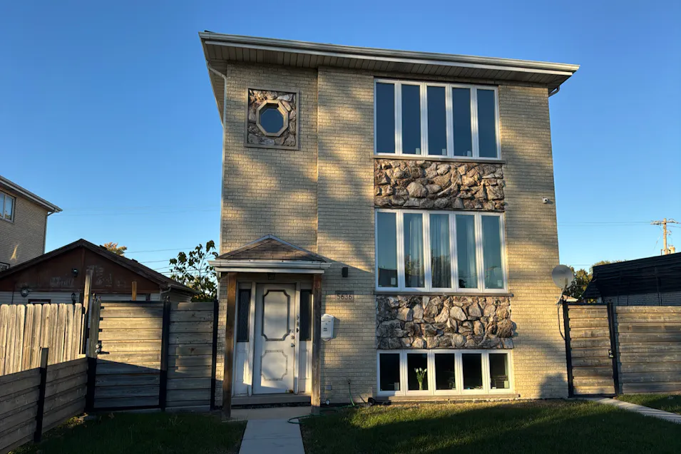 5636 West 79th Street Burbank, IL 60459, Cook County