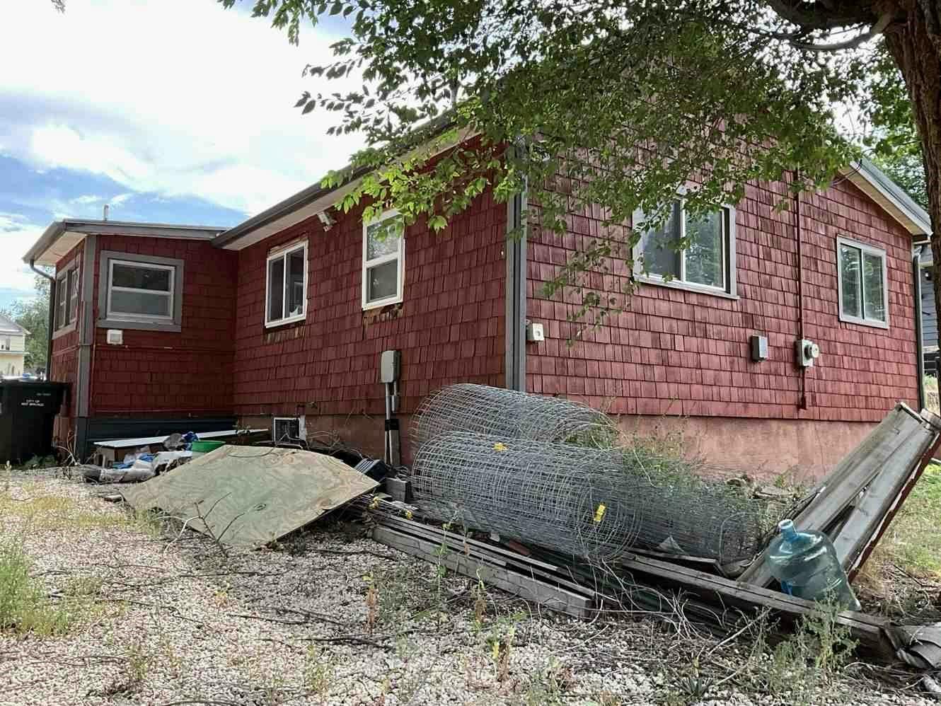 Pacific Ave, Hot Springs, SD 57747