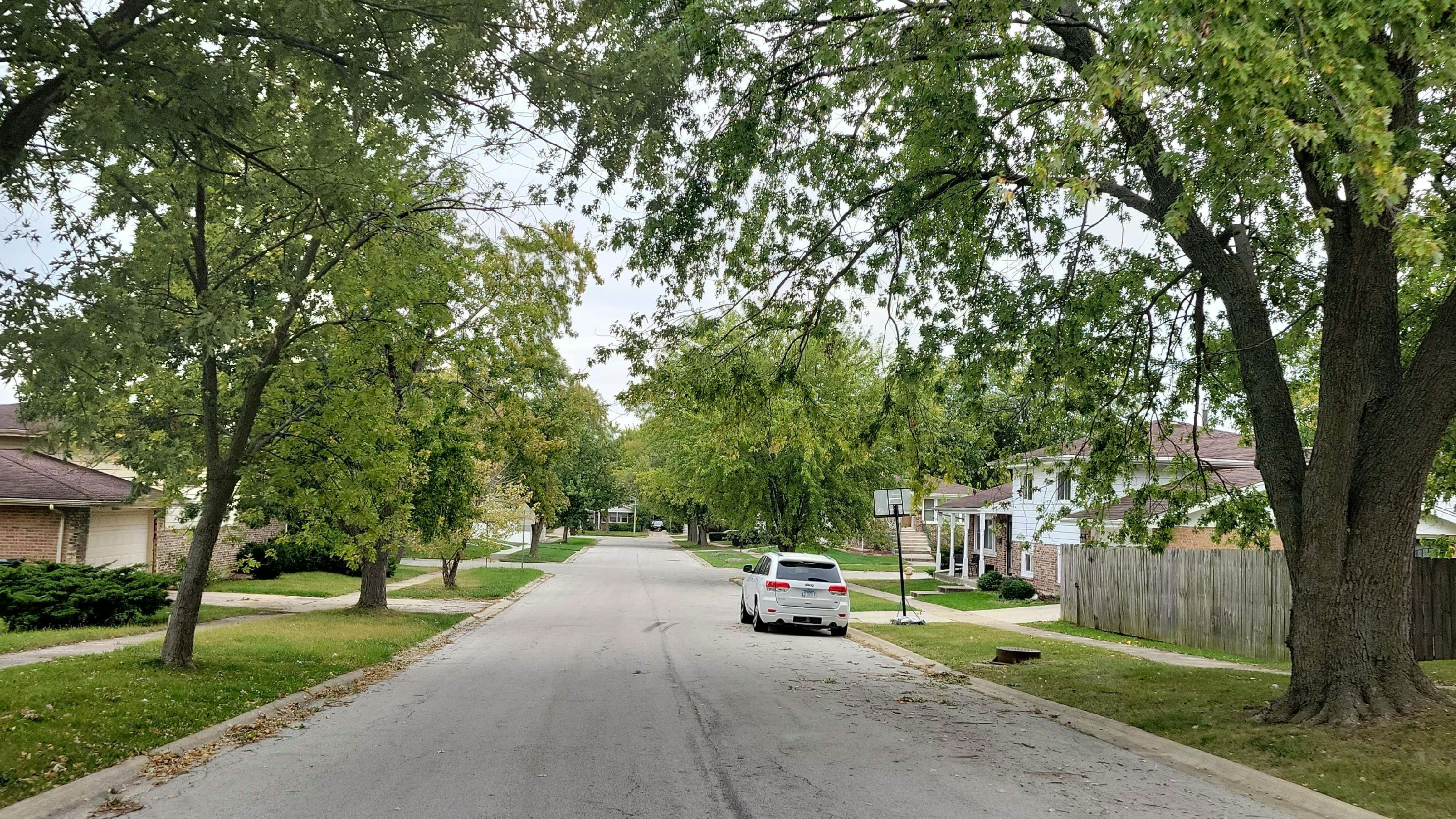 Greenview Ter, Country Club Hills, IL 60478