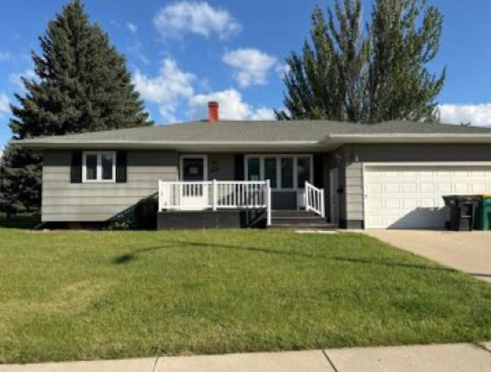 604 E Turnpike Ave Bismarck, ND 58501, Burleigh County