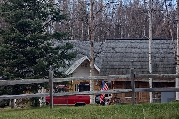 1561 W Minnetonka Dr Wasilla, AK 99654, Palmer County