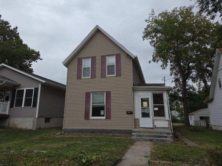 423 S Lincoln Ave Davenport, IA 52802, Scott County