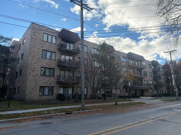 8225 Niles Center Road, Unit 204 Skokie, IL 60077, Cook County