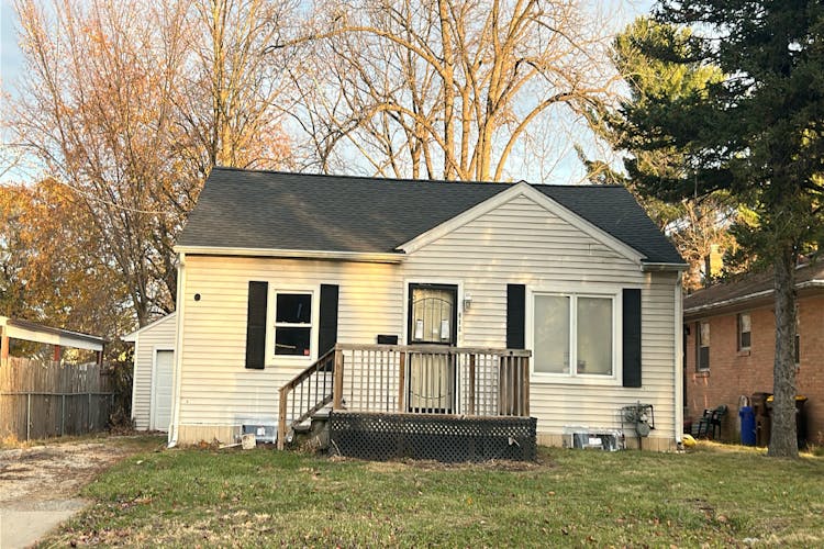 319 Bayliss Ave Rockford, IL 61101, Winnebago County