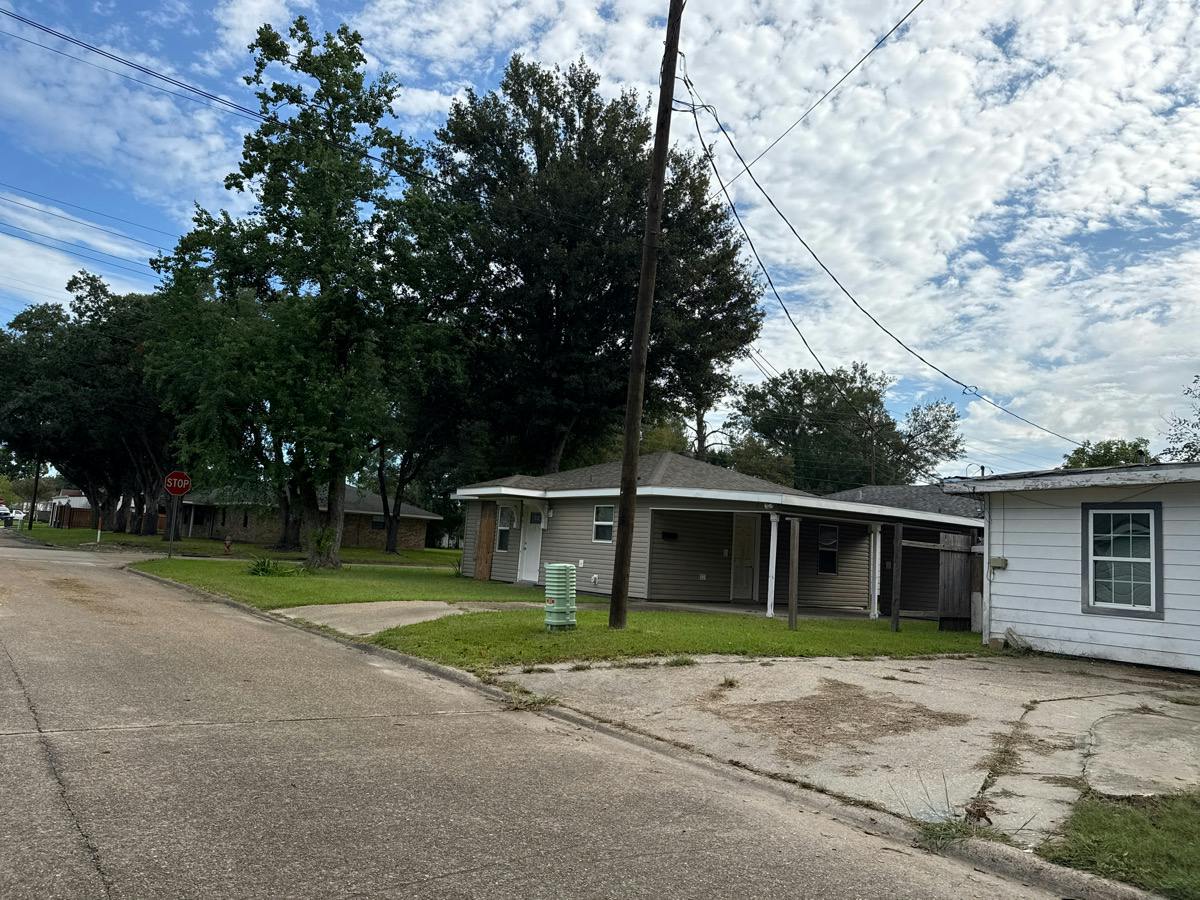 Bank St, Lake Charles, LA 70601